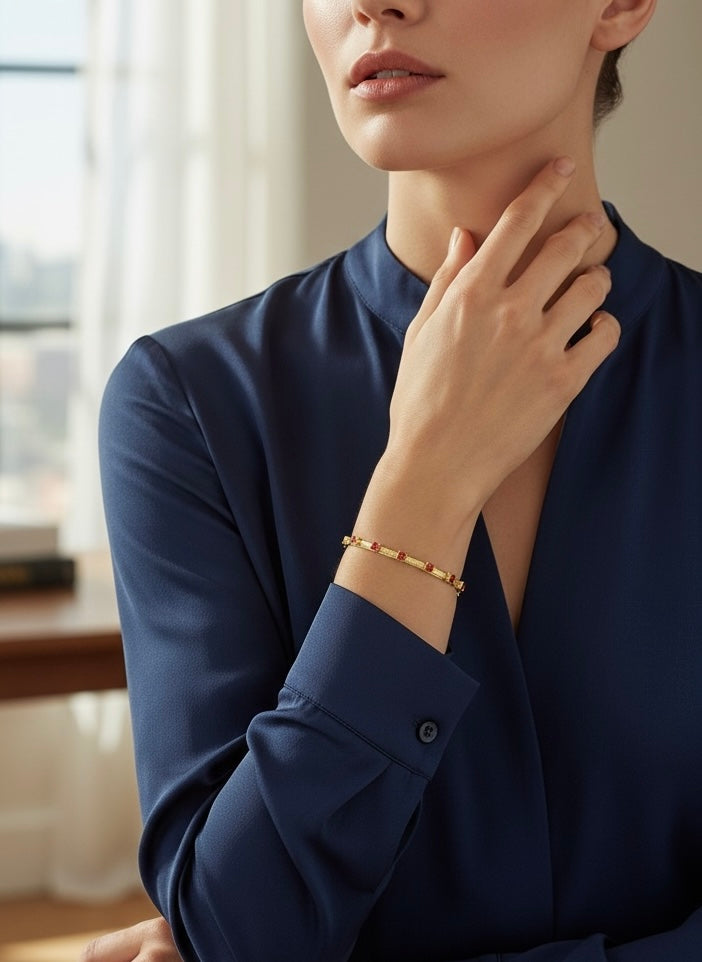 Pulsera Point  dorado y cristales de Sw en paparadcha