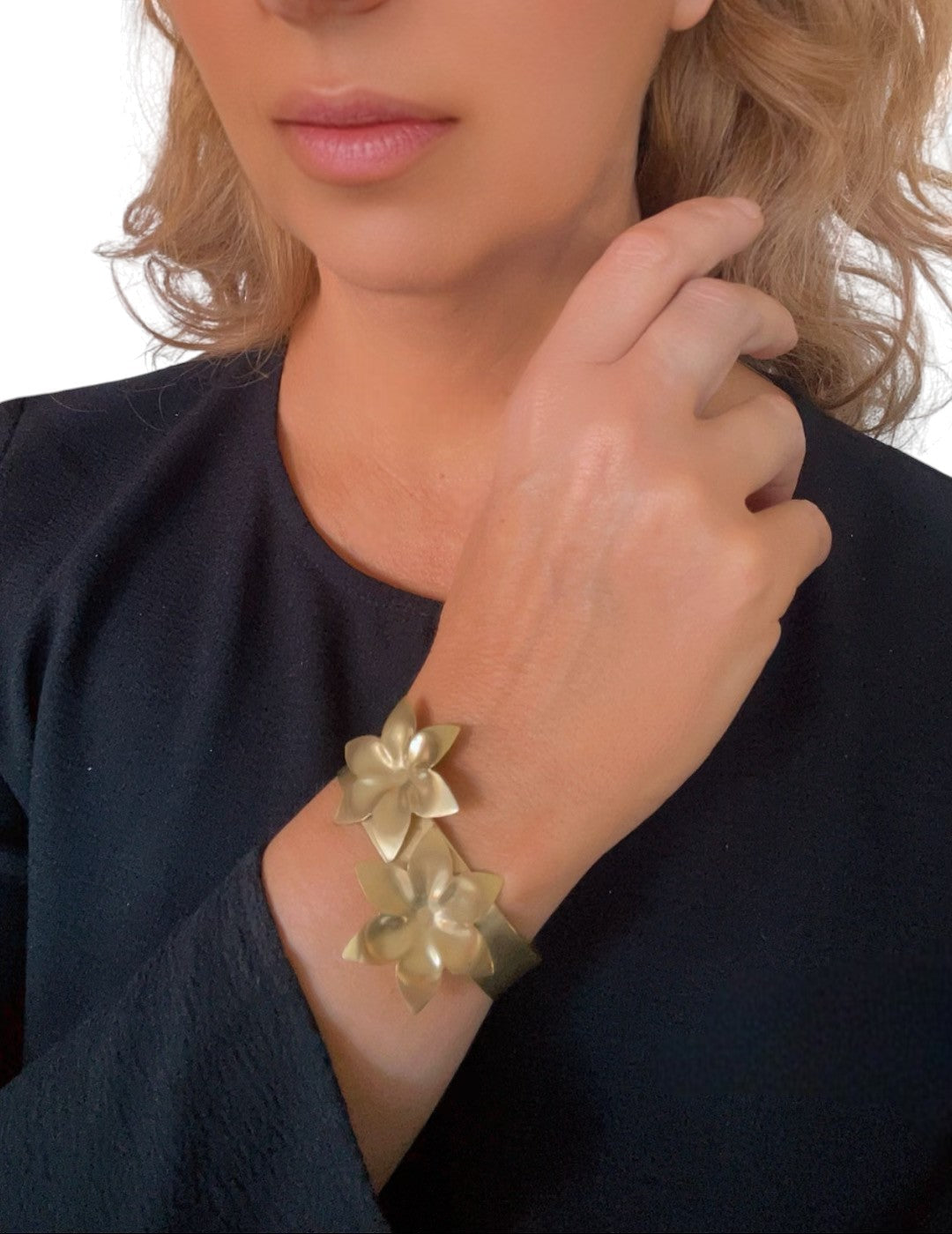 Brazalete doble flor margarita plata 10µ o dorado