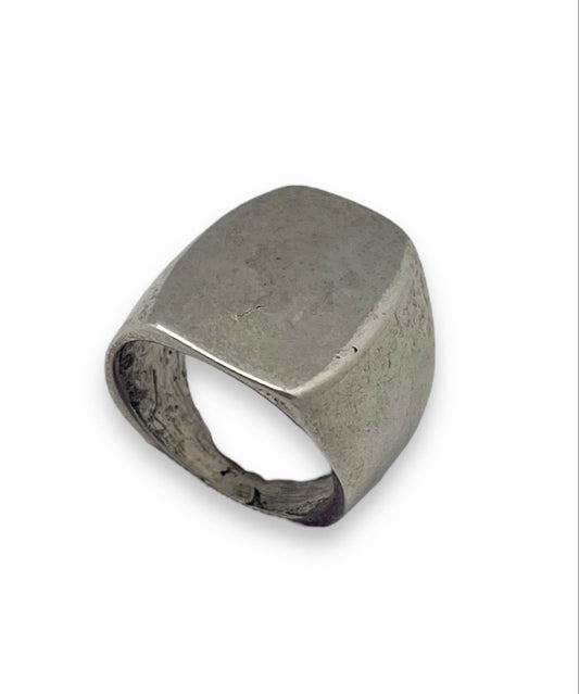 Anillo Sello "Gloria Mago" chapado plata T17