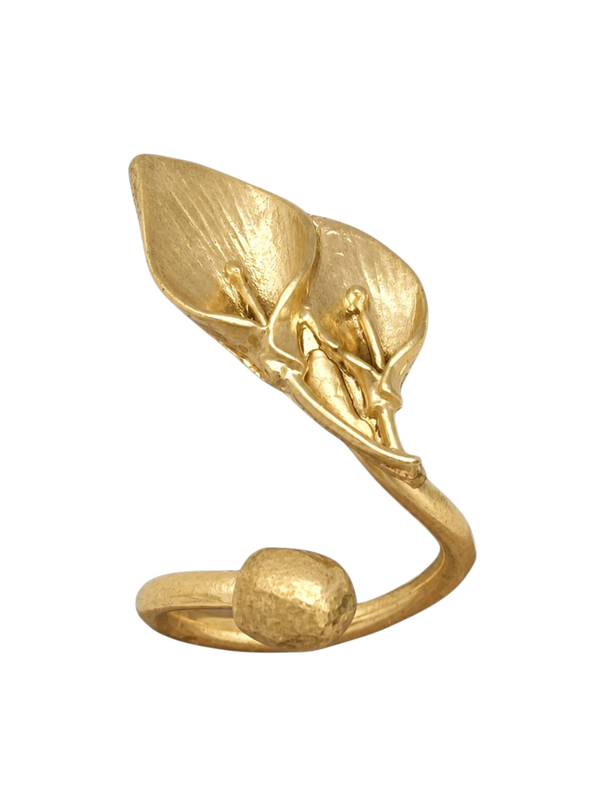 Anillo "Gloria Mago" flor cala y bola chapado ajustable en dorado