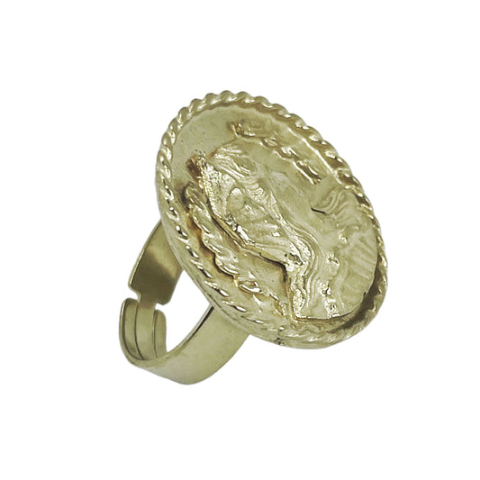 Anillo Invicto dorado. Ajustable