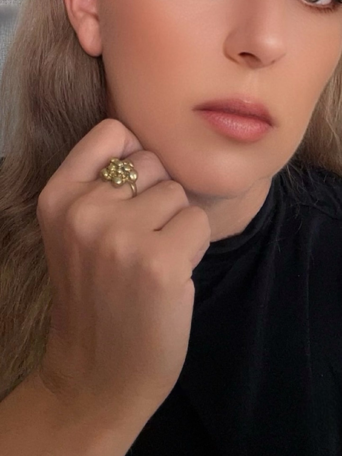 Anillo Flor Bubles chapado dorado latón