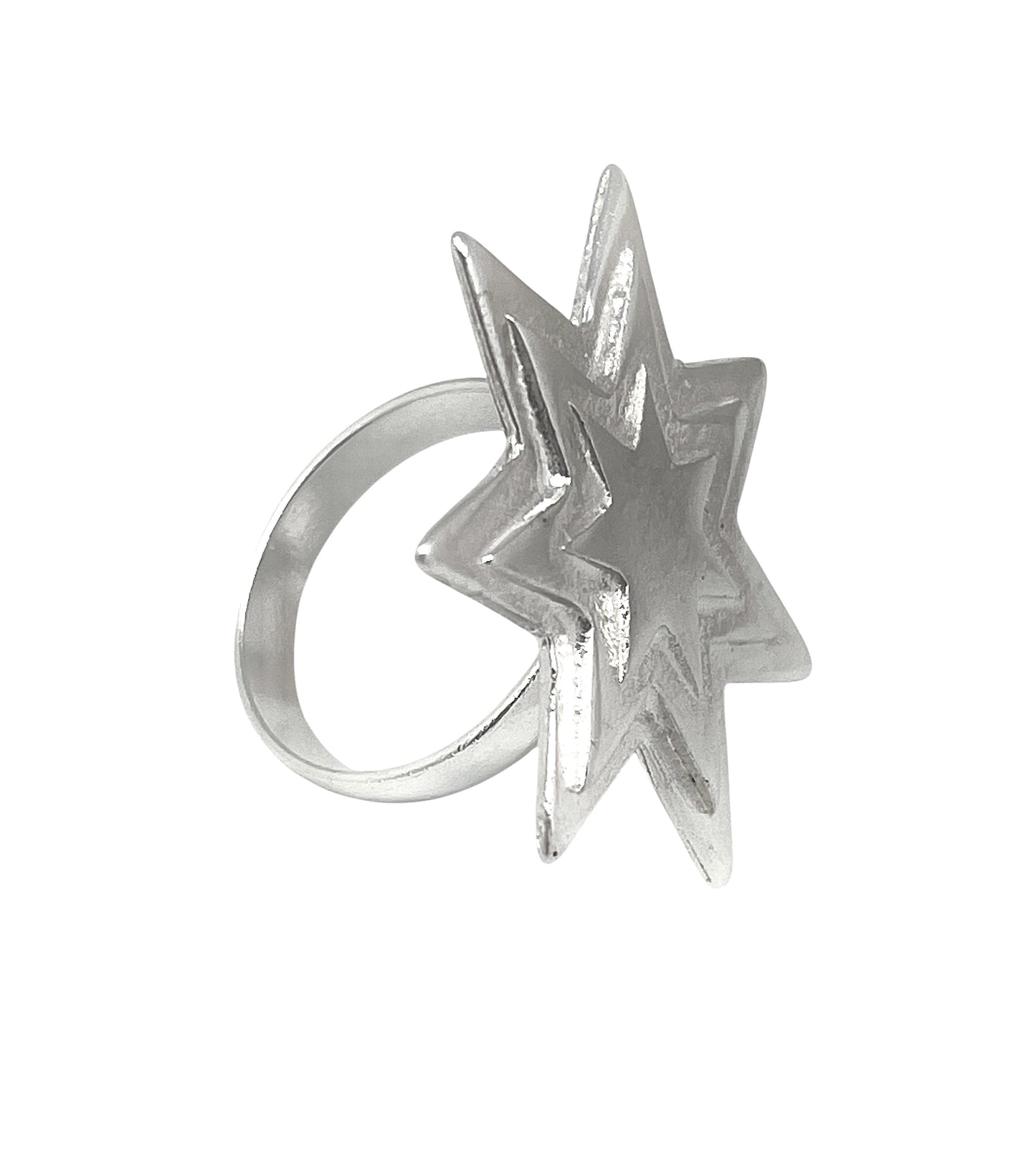Anillo estrella relieve plata chapado 10µ latón. Diseño Gloria Mago