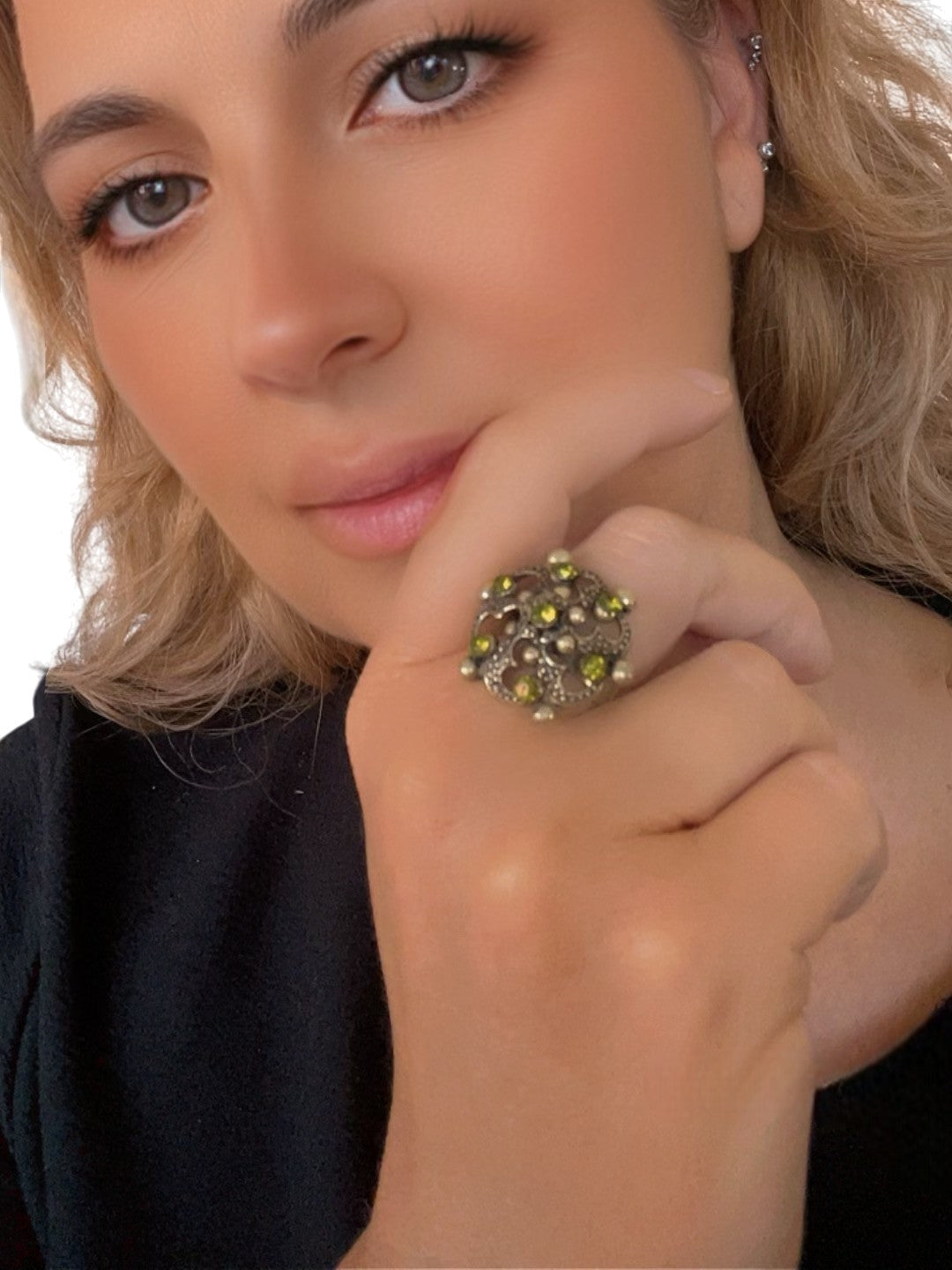 Anillo Vintage cristales SW en redondo dorado y olivina