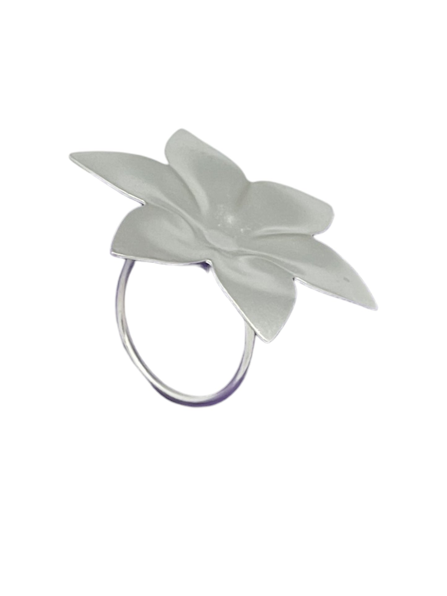 Anillo flor de laton en 3D plata 10µ o dorado