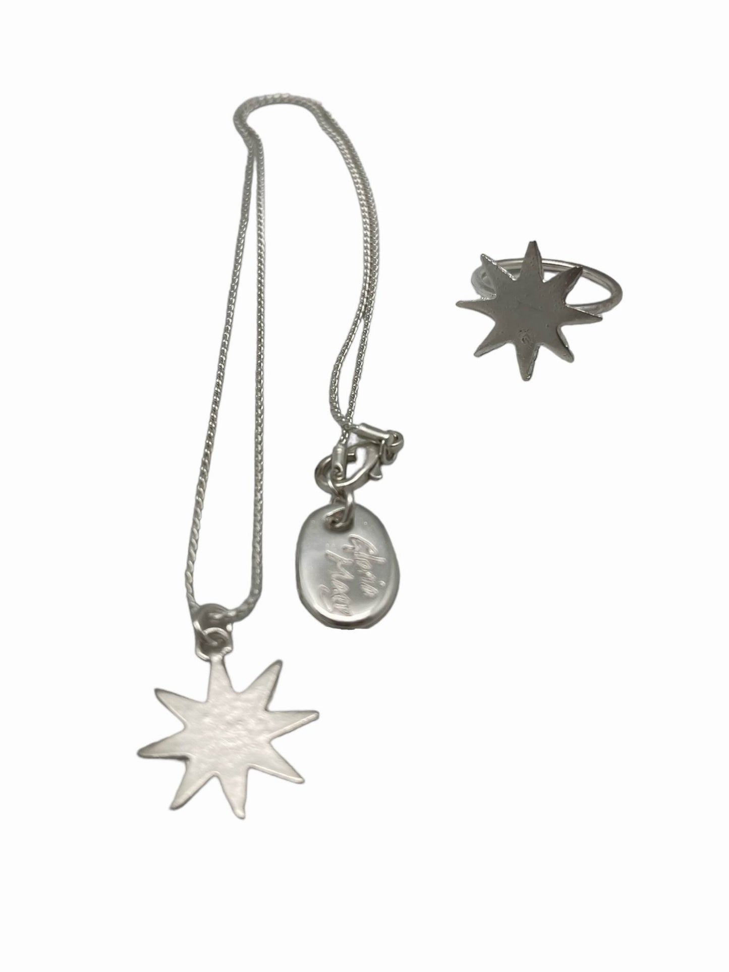 Conjunto colgante y anillo de estrella en latón y zamak chapado en plata de ley. 40cm T-14