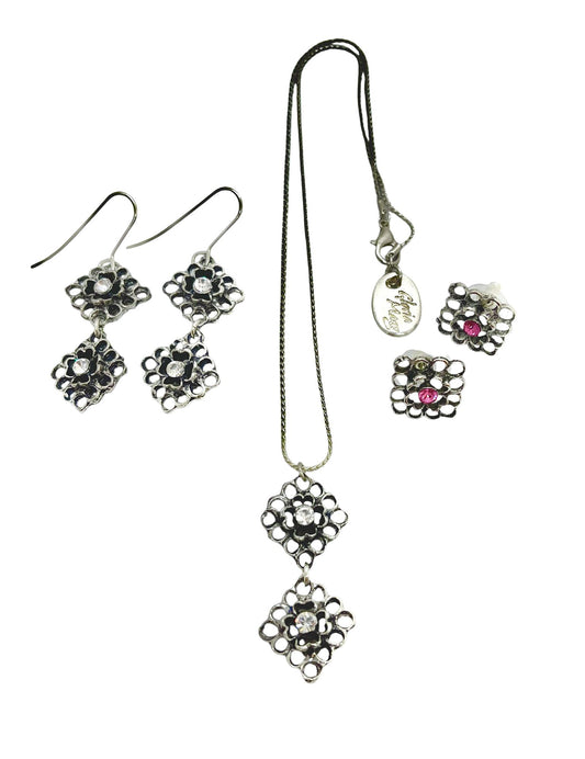 Pulseira elástica com pérolas e moedas de prata