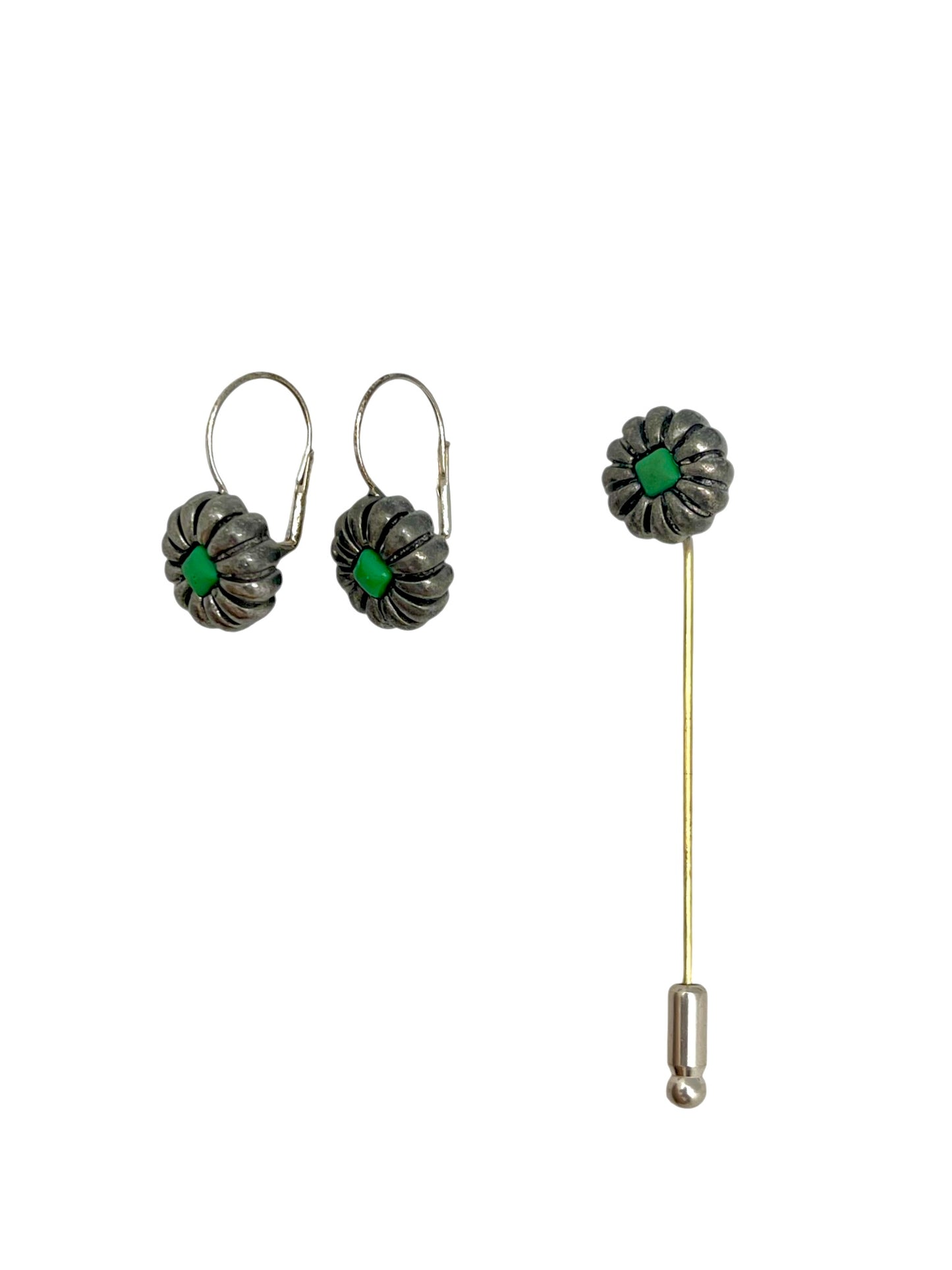 Conjunto broche alfiler verde y pendientes dormilona plata 10µ