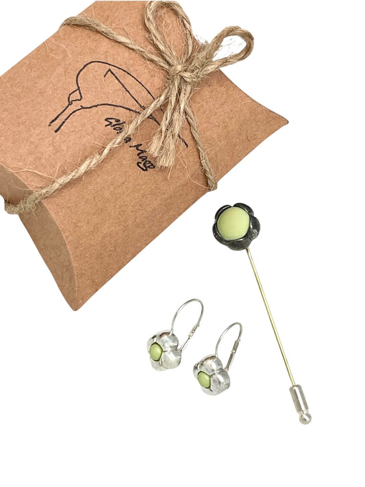 Conjunto broche alfiler verde claro y pendientes dormilona plata 10µ