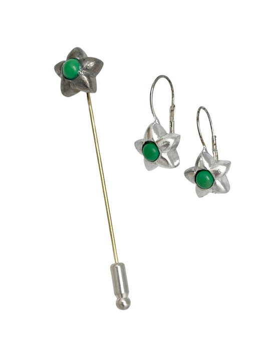 Conjunto broche alfiler verde estrella  y pendientes dormilona plata 10µ