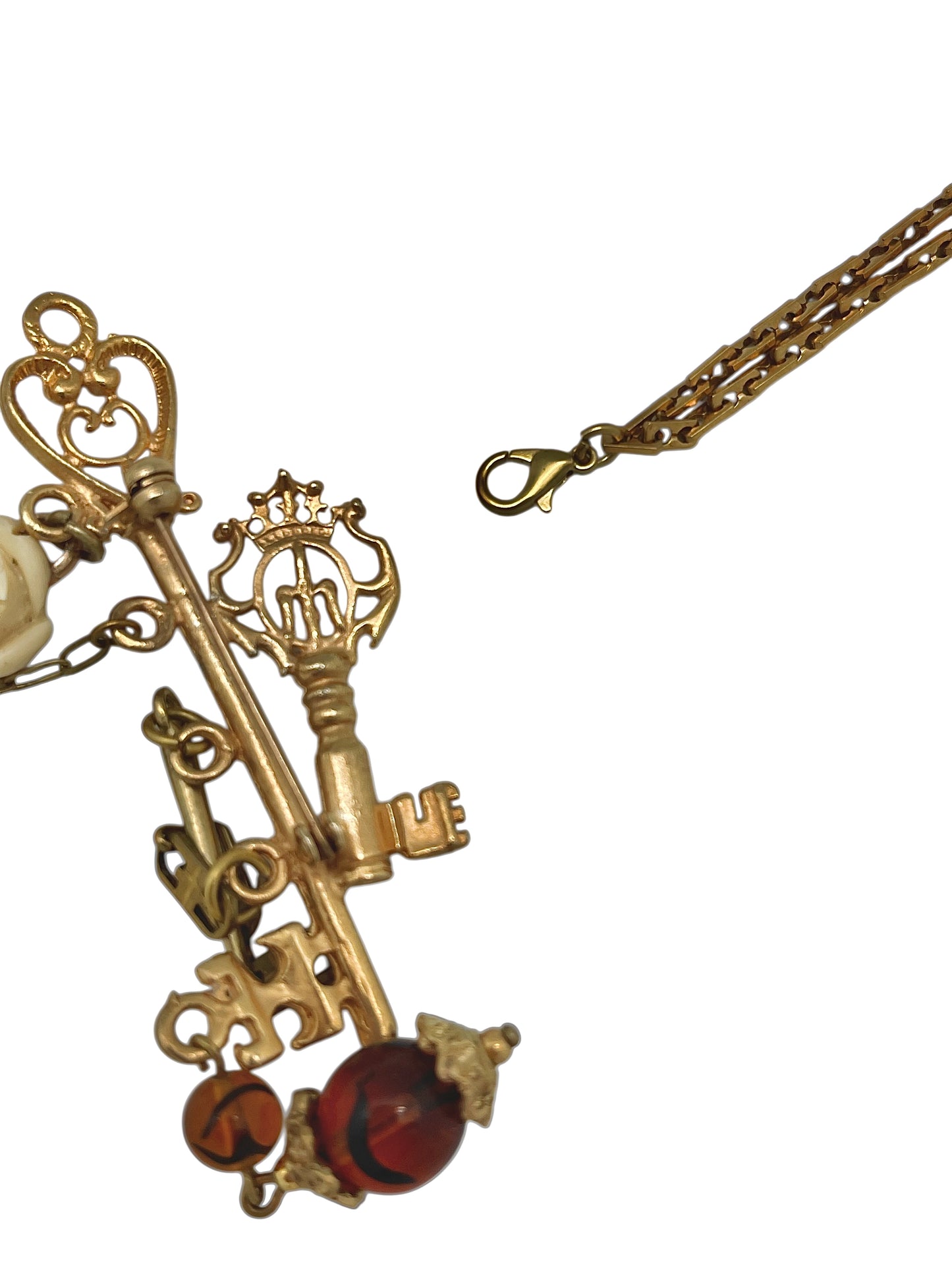 Collar + broche  largo Key Club charms pendant en dorado chapado latón