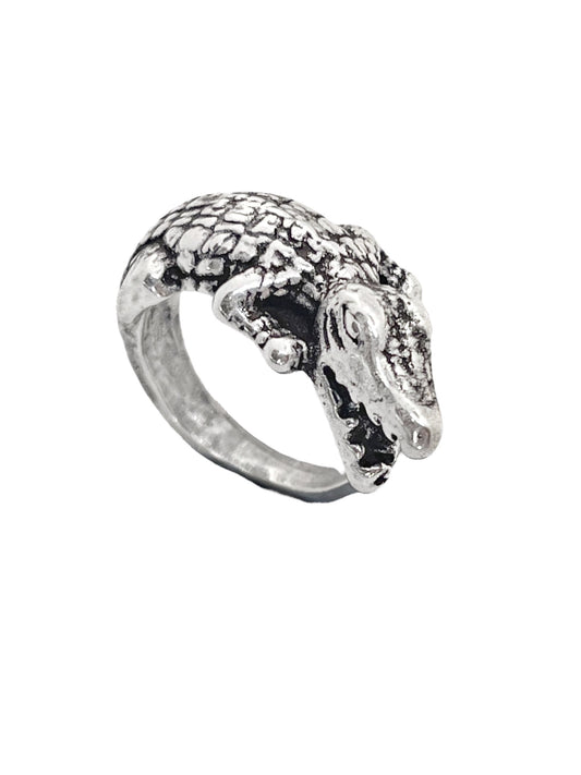 Anillo cocodrilo en plata 7 micras envejecido. Talla 16