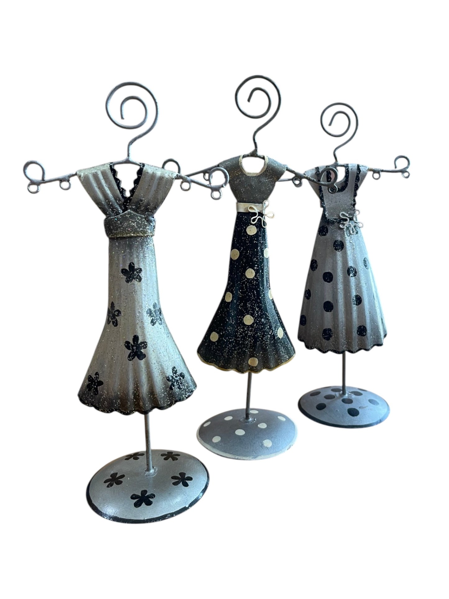 Expositor mini muñeca vintaje metal  3D tonos grises artesanal