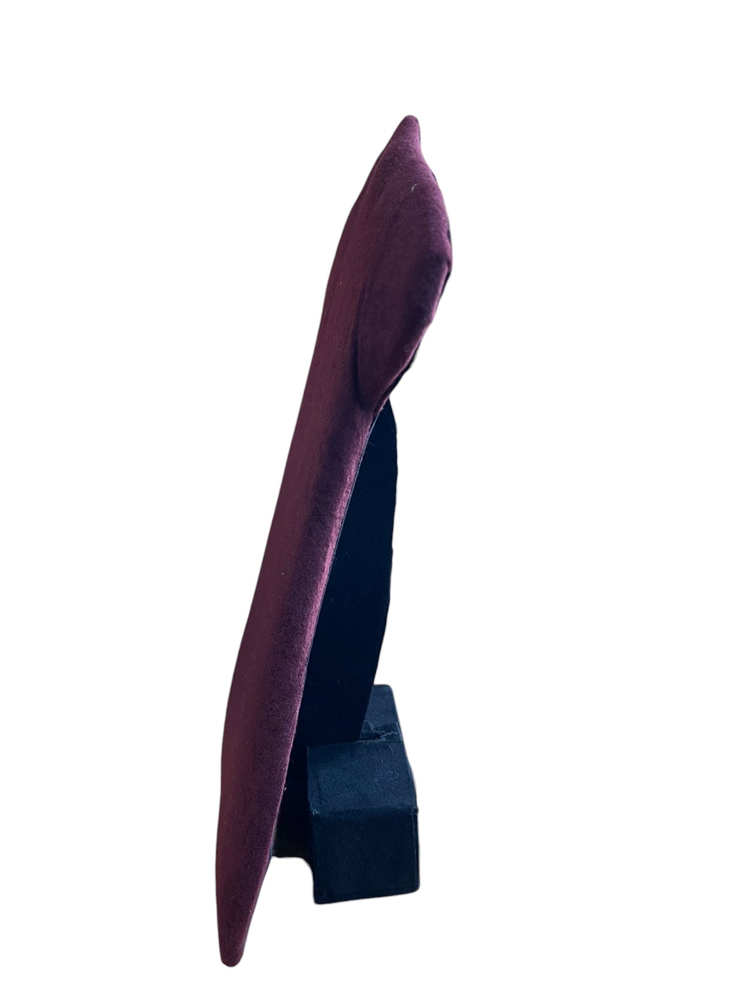 Expositor busto tejido en burdeos artesano madera 40x30