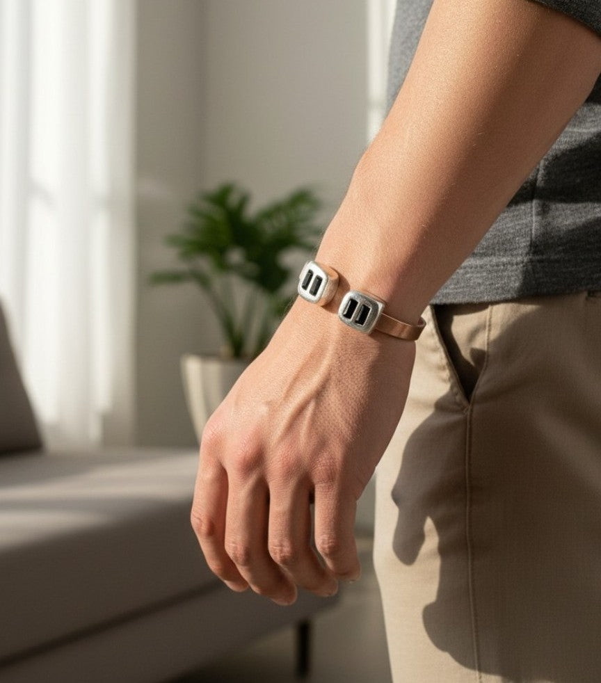 Pulsera DeCobre con detalles cristales de Sw en plata 10µ o cobre. Ajustable