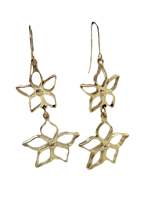 pendiente flor largo dorado oro latón fiesta elegante Gloria Mago moda calidad diseño accesorio bijoux exclusivo único
