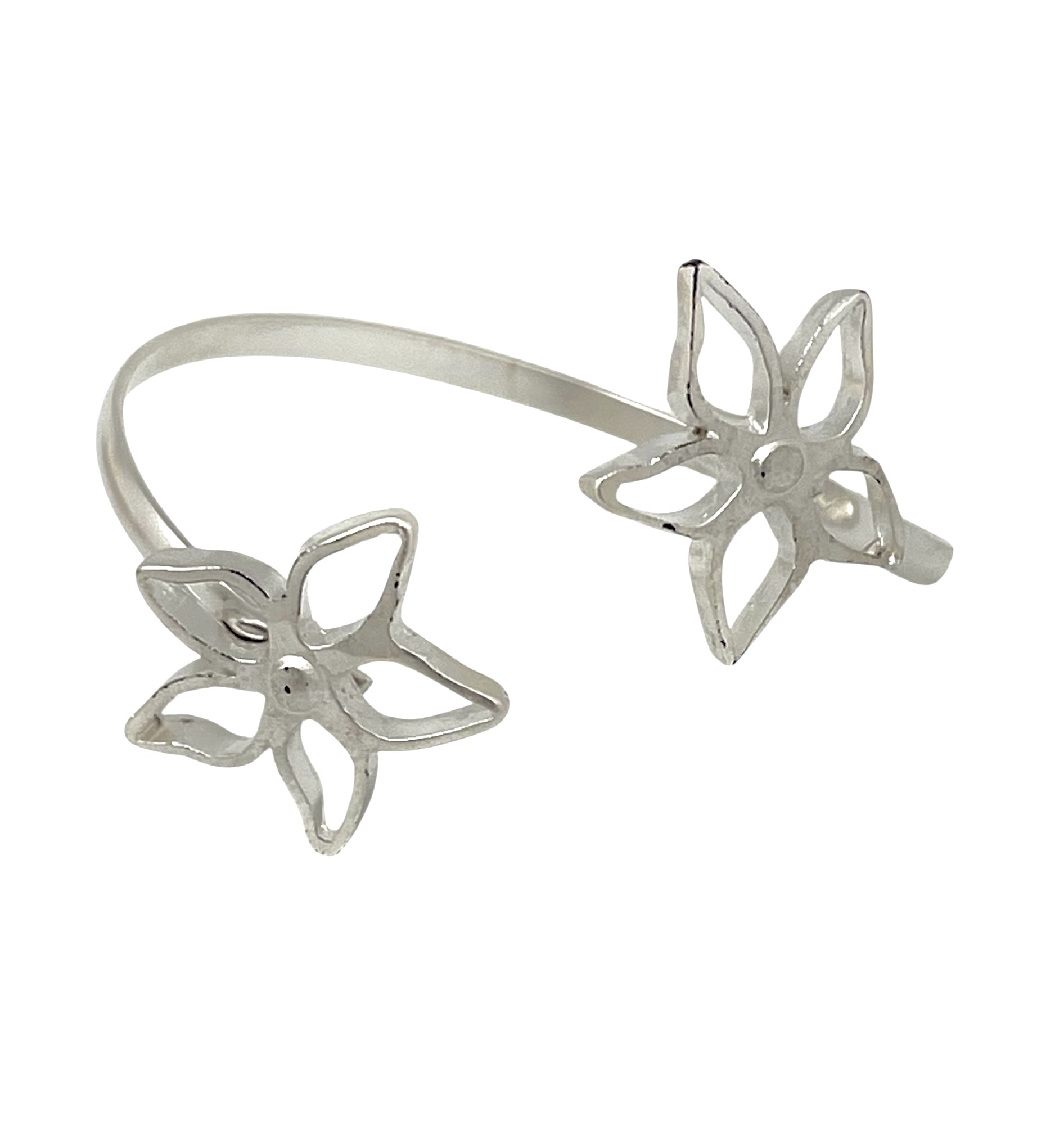 Pulsera brazalete doble flor lat
on chapado plata de ley Gloria Mago diseño Madrid exclusivo