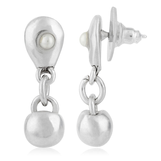 Silver earrings with pearl